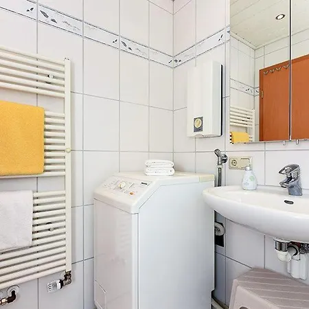 Huus Riedel بينسيرسيال